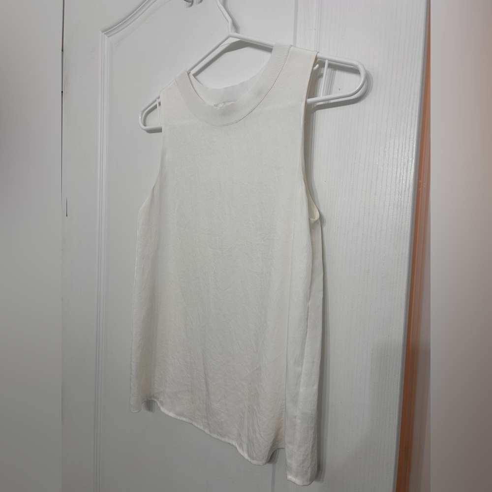 Vince White Ribbed Trim Crew Neck Sleeveless Top size small - Picture 3 of 11